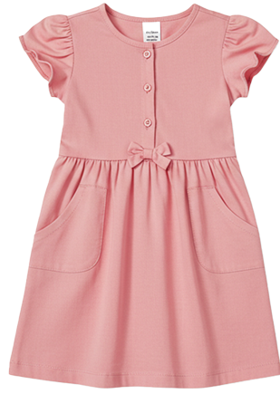 ピンク色のかわいいワンピース